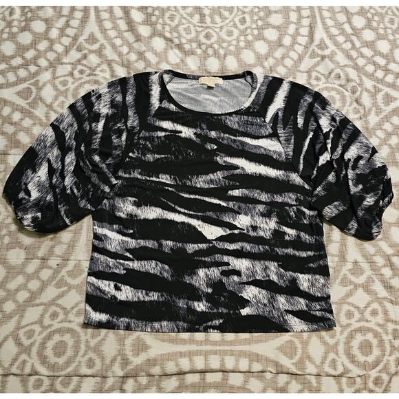 Micheal Kors Size L Black White 3/4 sleeve shirt Wide Sleeves - Picture 2 of 6